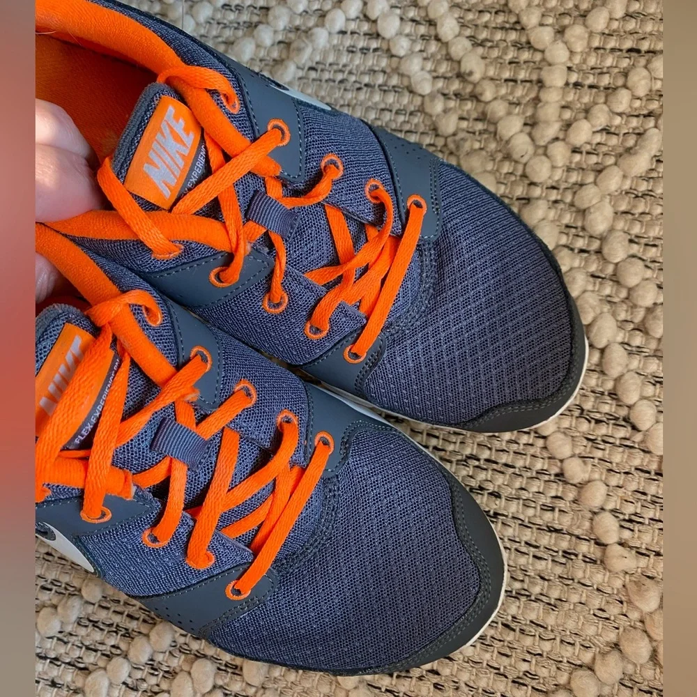 Nike sneakers‎ Sz 9.5